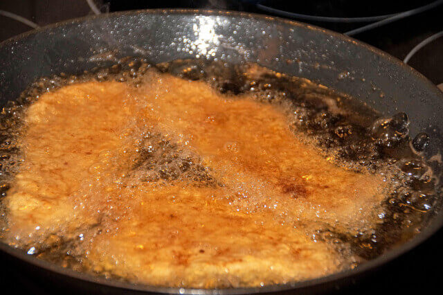 Vegetable oil in a frying pan